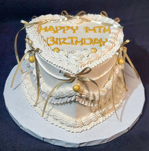 Vintage Cake (Heart Shaped)