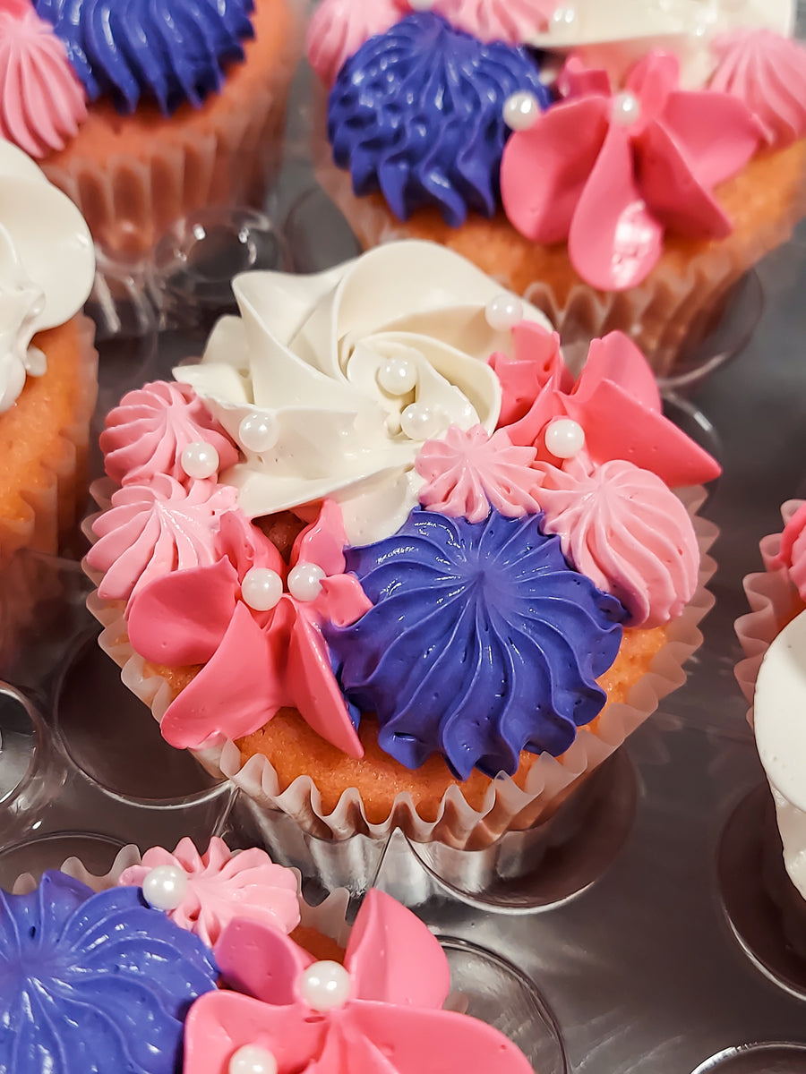 Random Rosette Cupcakes (1 Dozen) – Storybook Bakery